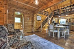 Cabin in Blue Ridge: Hot Tub|Fire Pit|Fooseball