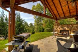 Fox Run Lodge- Hot Tub, Pool Table, Fire Pit