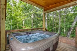 Dogwood Cabin- Hot Tub, Outdoor Fireplace, Grill