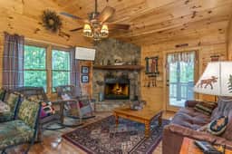 Dogwood Cabin- Hot Tub, Outdoor Fireplace, Grill