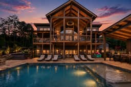 Creekside Mountain Manor|Luxury|Pool|Creek Access