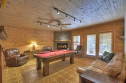 Fade Away on Fightingtown- Hot Tub, Creekside