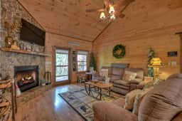 Squirrels Hideaway | Fire Pit | MTN Views