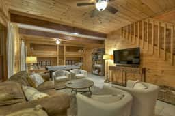 Troutlandia|Pet Friendly, Fish From Cabin, Hot Tub