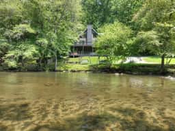 Troutlandia|Pet Friendly, Fish From Cabin, Hot Tub