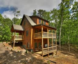 Hoot Owl Cottage-Fire Pit, Hot Tub, Charcoal Grill