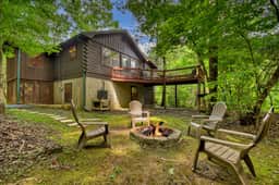 Gone Fish Inn| Creek Frontage| Hot Tub| Pool Table