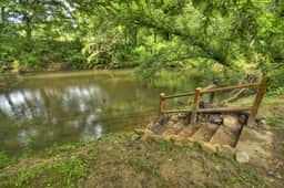 Black Bear River Lodge- Pet Friendly, Creek Access