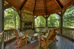 Black Bear River Lodge- Pet Friendly, Creek Access