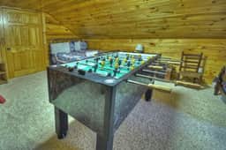 Campbell's Cozy Cabin- Fire Pit, Hot Tub, Grill