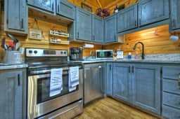 Sweet Retreat | Mtn Views | Hot Tub | Pet Friendly