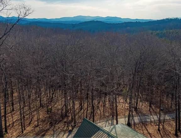 Luna Landing-Pet Friendly, Mtn Views, Hot Tub