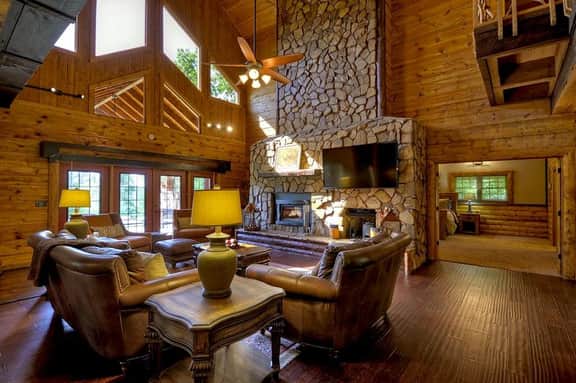 Fox Run Lodge- Hot Tub, Pool Table, Fire Pit