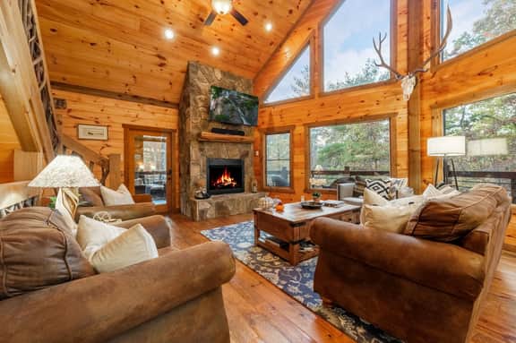 Laurel Brook-Pet Friendly, Hot Tub, Fire Pit