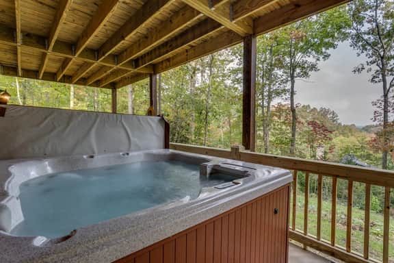 Country Dreams-Near Ocoee River, Hot Tub, Fire Pit