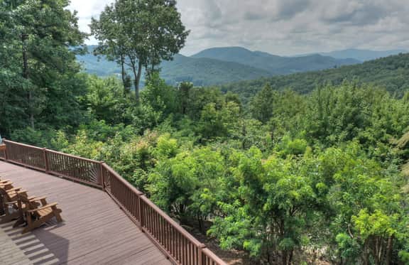 Champagne Chalet- MTN Views, Hot Tub, Secluded