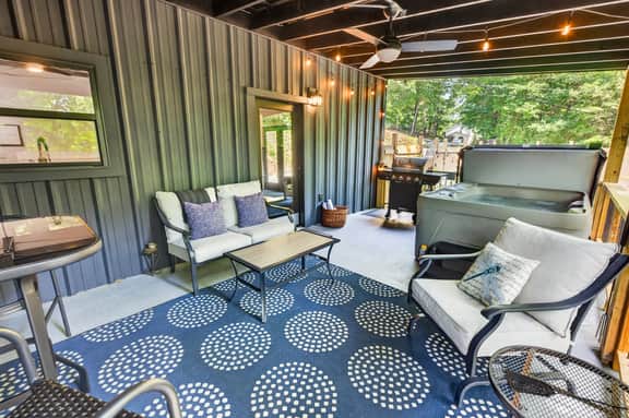 Hillside Hideaway | Fire pit, Hot Tub, & Grill
