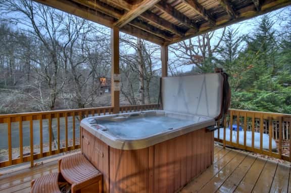 Troutlandia|Pet Friendly, Fish From Cabin, Hot Tub