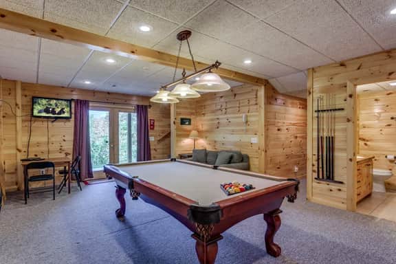Treetops | Hot Tub | Fire Pit | Pool Table