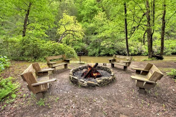 Go Fish | Creek Front | Pool Table | Fire Pit