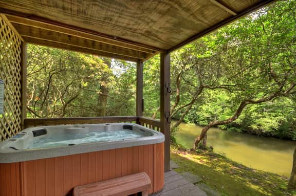 Gone Fish Inn| Creek Frontage| Hot Tub| Pool Table