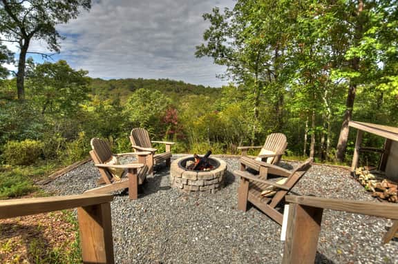 Blueberry Hill- Fire Pit, MTN Views, Grill