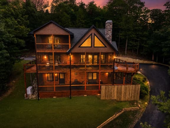 Shepherd's Sky View | MTN Views | Pool Table