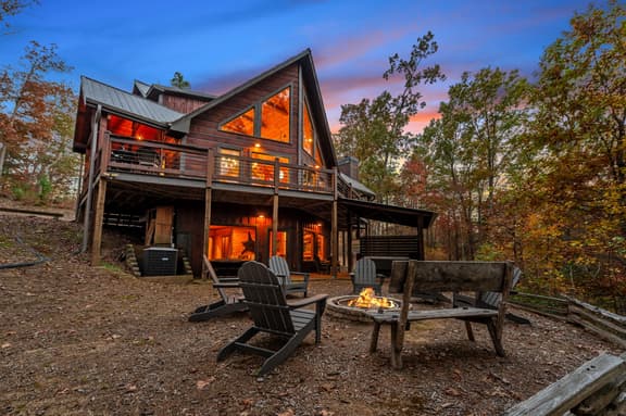 Laurel Brook-Pet Friendly, Hot Tub, Fire Pit