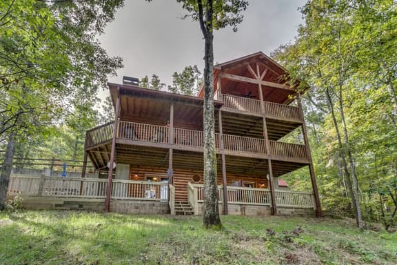 Country Dreams-Near Ocoee River, Hot Tub, Fire Pit