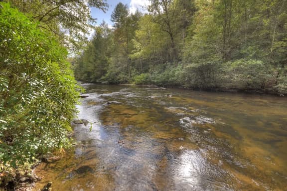 Fade Away on Fightingtown- Hot Tub, Creekside