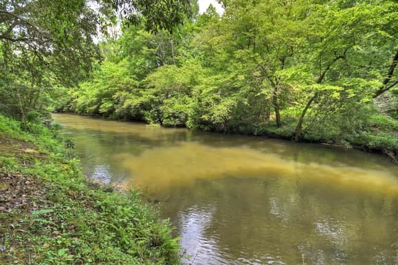 Gone Fish Inn| Creek Frontage| Hot Tub| Pool Table