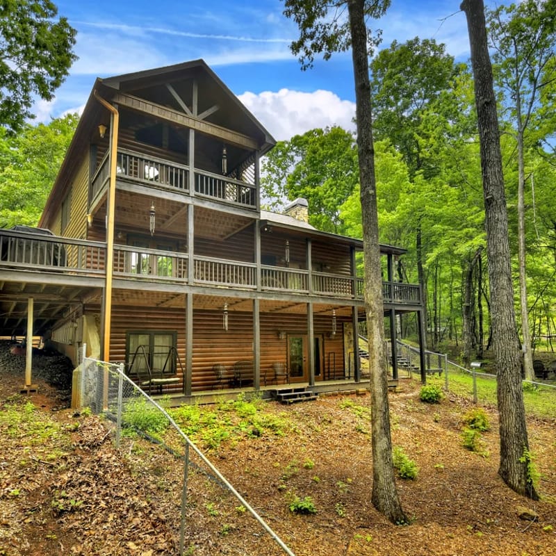 Three Cubs Cottage | Pet Friendly | Fire Pit |