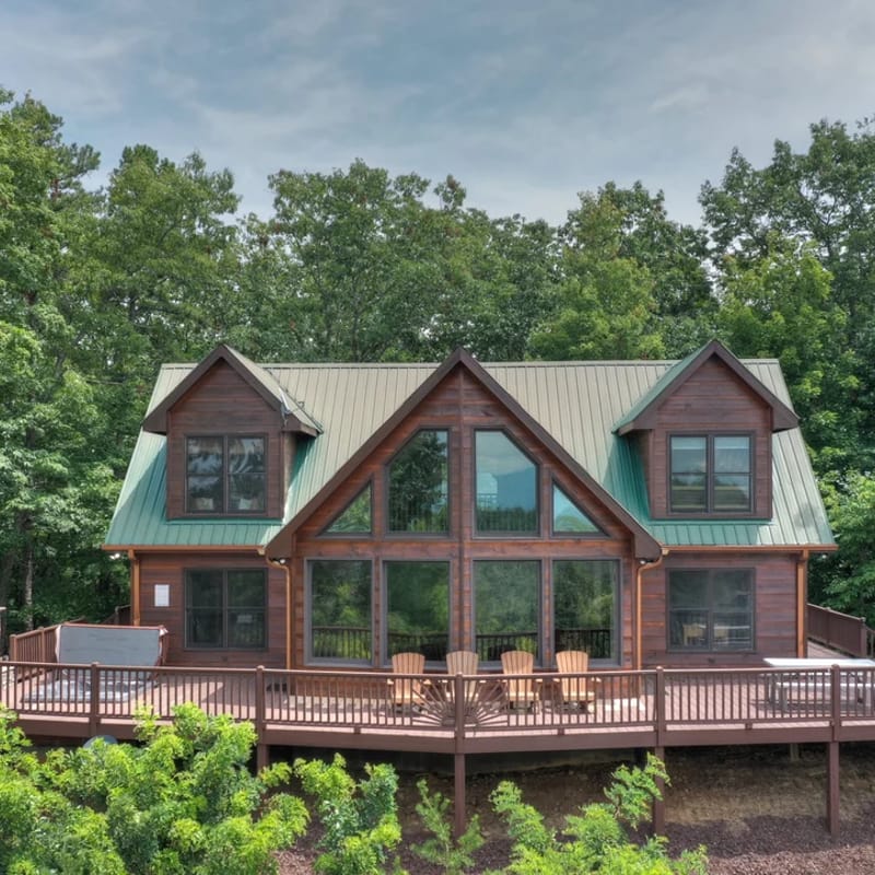Champagne Chalet- MTN Views, Hot Tub, Secluded